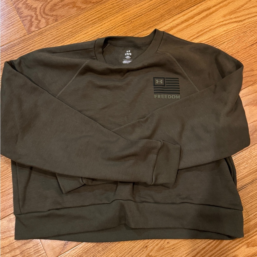 Under Armour Dark Green Crop Crewneck